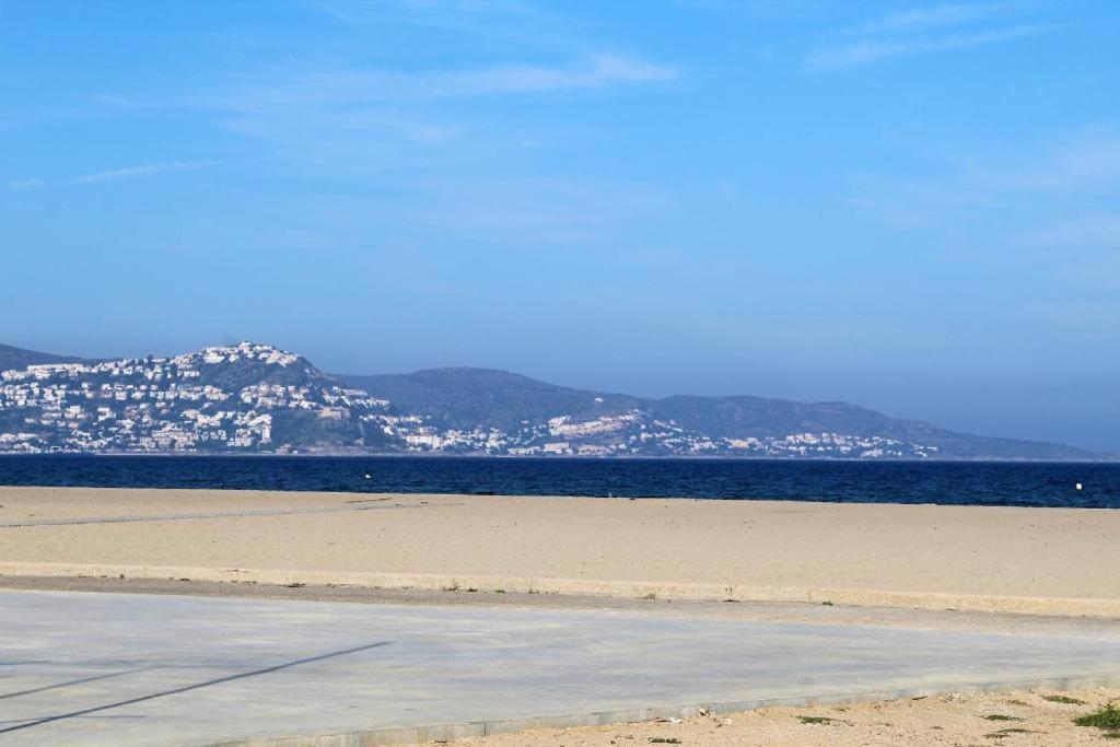 Апартаменты Vista Al Mar, Wifi, Centro Эмпуриабрава Экстерьер фото
